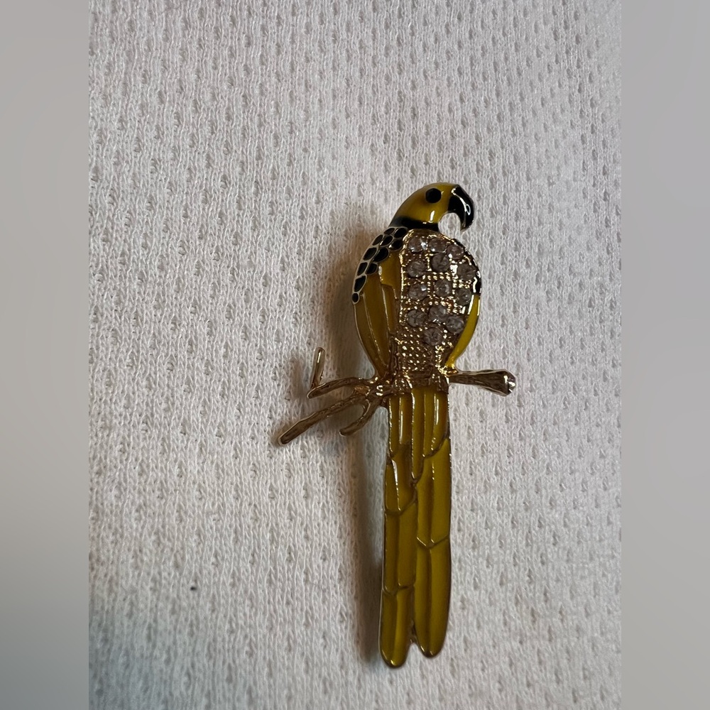 Charming Vintage Yellow Parrot Bird Brooch with Rhinestones EUC - Picture 4 of 6
